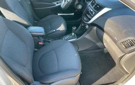 Hyundai Solaris II рестайлинг, 2011 год, 970 000 рублей, 15 фотография