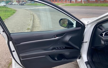Toyota Camry, 2019 год, 3 300 000 рублей, 4 фотография
