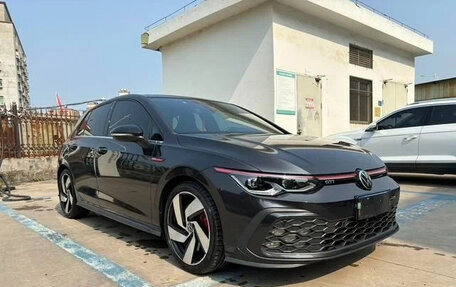 Volkswagen Golf GTI, 2022 год, 2 450 011 рублей, 3 фотография