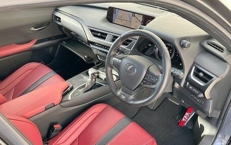 Lexus UX I, 2021 год, 2 500 000 рублей, 11 фотография
