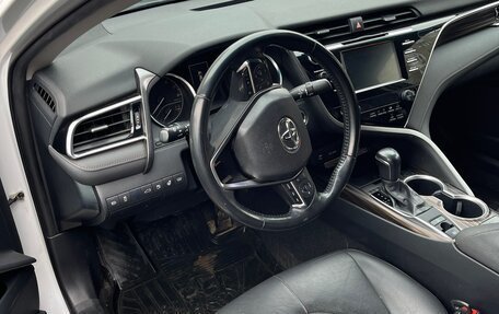 Toyota Camry, 2018 год, 2 800 000 рублей, 12 фотография