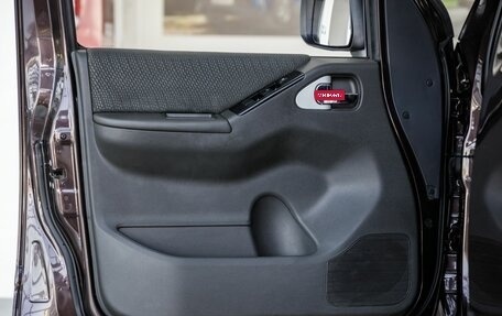 Nissan Navara (Frontier), 2013 год, 2 198 000 рублей, 13 фотография