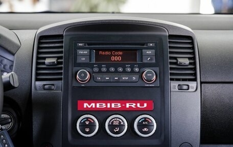 Nissan Navara (Frontier), 2013 год, 2 198 000 рублей, 32 фотография