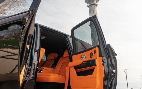 Rolls-Royce Cullinan, 2025 год, 91 000 000 рублей, 10 фотография