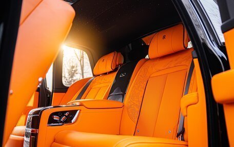 Rolls-Royce Cullinan, 2025 год, 91 000 000 рублей, 32 фотография