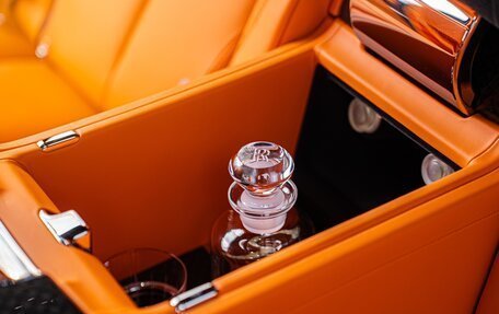 Rolls-Royce Cullinan, 2025 год, 91 000 000 рублей, 35 фотография