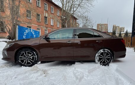 Toyota Camry, 2017 год, 2 650 000 рублей, 6 фотография