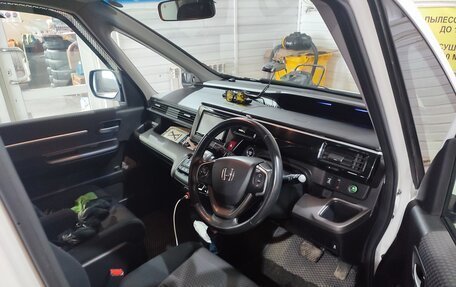 Honda Stepwgn IV, 2015 год, 1 880 000 рублей, 15 фотография