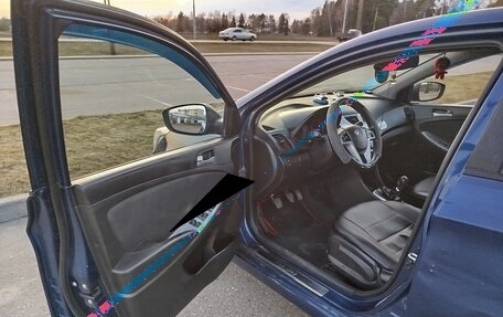 Hyundai Solaris II рестайлинг, 2015 год, 800 000 рублей, 13 фотография