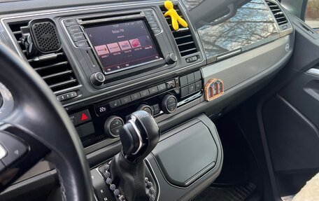 Volkswagen Caravelle T6 рестайлинг, 2019 год, 4 600 000 рублей, 5 фотография
