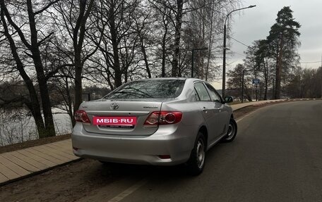 Toyota Corolla, 2011 год, 850 000 рублей, 3 фотография