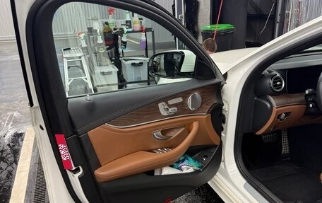 Mercedes-Benz E-Класс, 2016 год, 2 950 000 рублей, 15 фотография