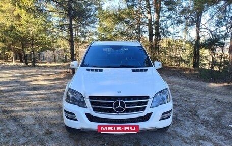 Mercedes-Benz M-Класс, 2011 год, 2 100 000 рублей, 2 фотография