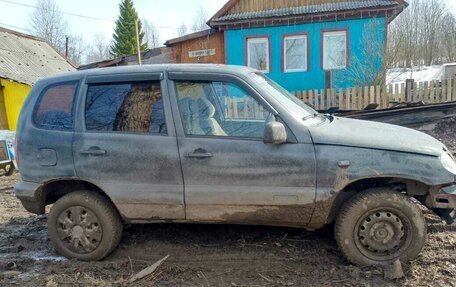 Chevrolet Niva I рестайлинг, 2003 год, 150 000 рублей, 6 фотография