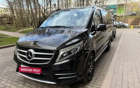 Mercedes-Benz V-Класс, 2018 год, 6 100 000 рублей, 4 фотография