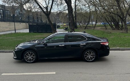 Toyota Camry, 2023 год, 3 550 000 рублей, 2 фотография
