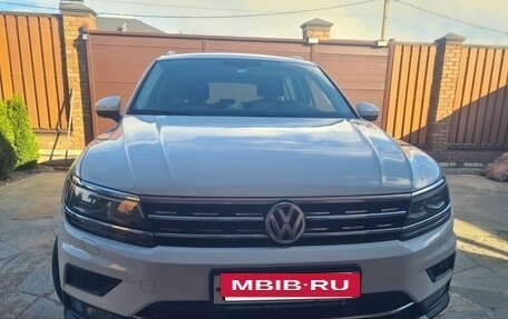 Volkswagen Tiguan II, 2017 год, 2 400 000 рублей, 6 фотография