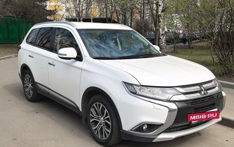 Mitsubishi Outlander III рестайлинг 3, 2015 год, 1 850 000 рублей, 2 фотография