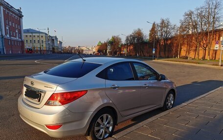 Hyundai Solaris II рестайлинг, 2011 год, 720 000 рублей, 3 фотография