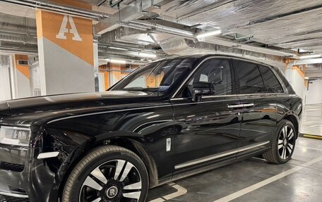 Rolls-Royce Cullinan, 2019 год, 33 000 000 рублей, 7 фотография