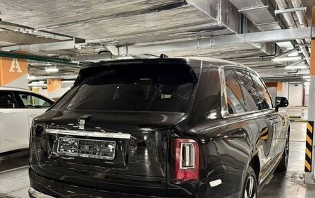 Rolls-Royce Cullinan, 2019 год, 33 000 000 рублей, 6 фотография