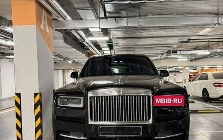 Rolls-Royce Cullinan, 2019 год, 33 000 000 рублей, 2 фотография