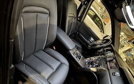 Rolls-Royce Cullinan, 2019 год, 33 000 000 рублей, 13 фотография