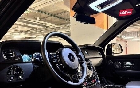 Rolls-Royce Cullinan, 2019 год, 33 000 000 рублей, 11 фотография