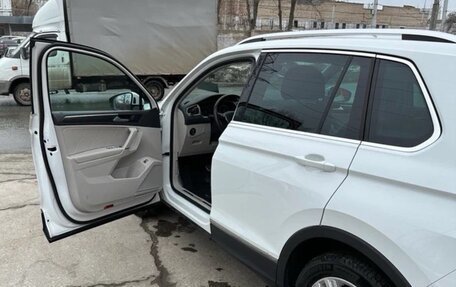 Volkswagen Tiguan II, 2018 год, 3 100 000 рублей, 4 фотография