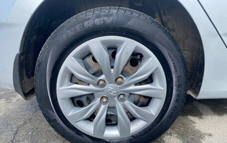 Hyundai Solaris II рестайлинг, 2011 год, 750 000 рублей, 19 фотография