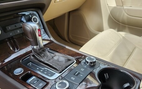 Volkswagen Touareg III, 2012 год, 2 490 000 рублей, 10 фотография
