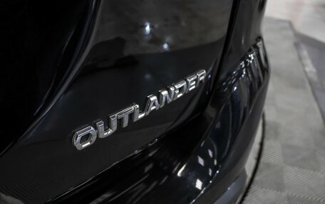 Mitsubishi Outlander III рестайлинг 3, 2015 год, 1 395 000 рублей, 25 фотография