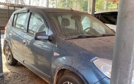 Renault Sandero I, 2013 год, 670 000 рублей, 2 фотография