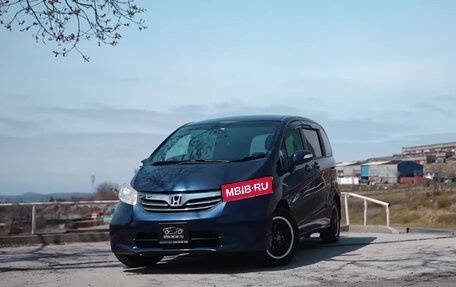Honda Freed I, 2011 год, 900 000 рублей, 1 фотография