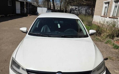 Volkswagen Jetta VI, 2013 год, 1 000 000 рублей, 3 фотография