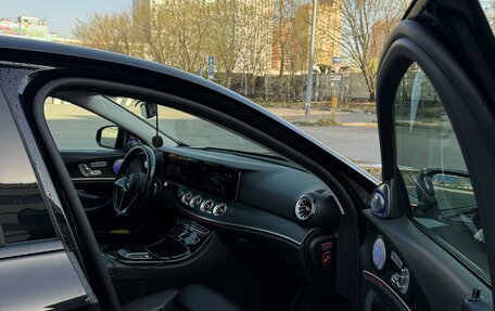 Mercedes-Benz E-Класс, 2021 год, 3 050 000 рублей, 9 фотография