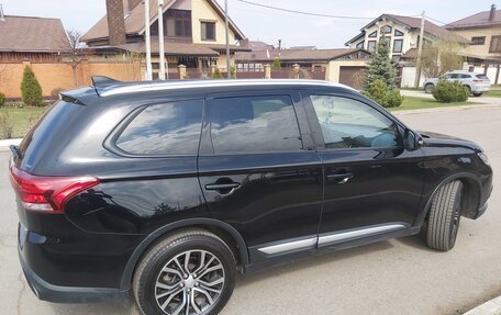 Mitsubishi Outlander III рестайлинг 3, 2018 год, 1 800 000 рублей, 9 фотография