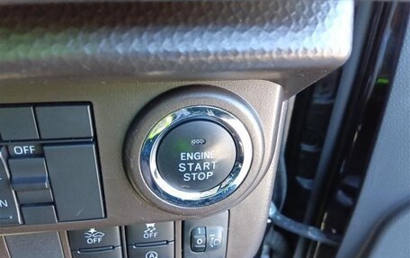 Toyota Roomy I, 2020 год, 1 089 000 рублей, 11 фотография