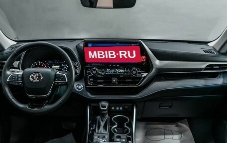 Toyota Highlander, 2024 год, 6 850 000 рублей, 25 фотография