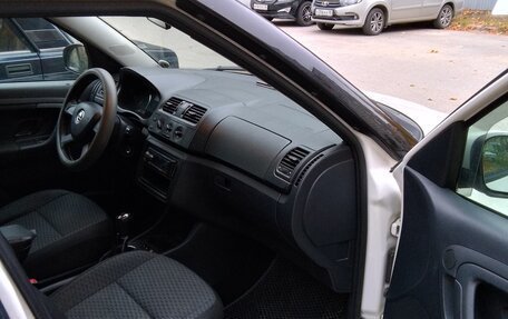 Skoda Roomster, 2013 год, 700 000 рублей, 3 фотография