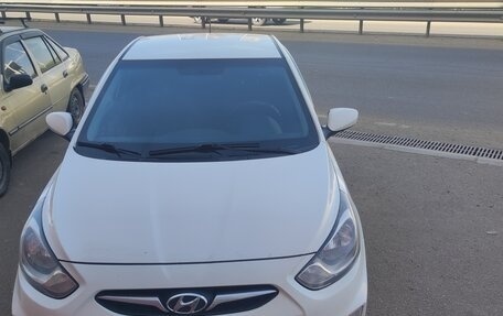 Hyundai Solaris II рестайлинг, 2012 год, 720 000 рублей, 2 фотография