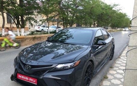 Toyota Camry, 2022 год, 4 200 000 рублей, 1 фотография