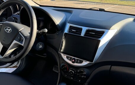 Hyundai Solaris II рестайлинг, 2014 год, 850 000 рублей, 31 фотография