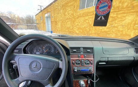 Mercedes-Benz C-Класс, 1997 год, 270 000 рублей, 3 фотография