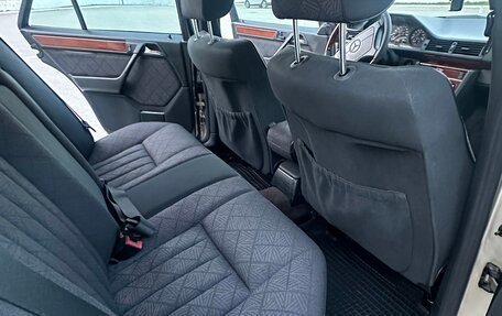 Mercedes-Benz E-Класс, 1994 год, 4 500 000 рублей, 28 фотография