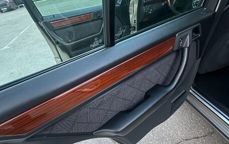 Mercedes-Benz E-Класс, 1994 год, 4 500 000 рублей, 25 фотография