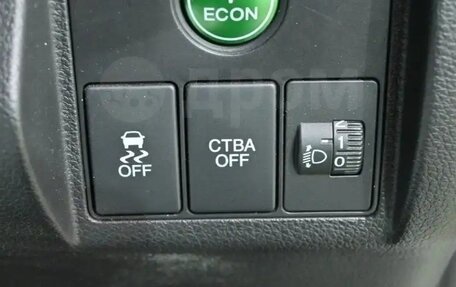 Honda Vezel, 2015 год, 1 450 000 рублей, 24 фотография