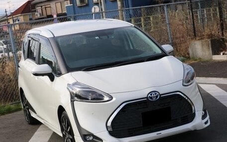 Toyota Sienta II, 2022 год, 1 478 000 рублей, 1 фотография