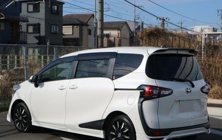 Toyota Sienta II, 2022 год, 1 478 000 рублей, 6 фотография
