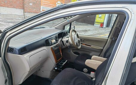 Nissan Liberty, 2002 год, 520 000 рублей, 24 фотография